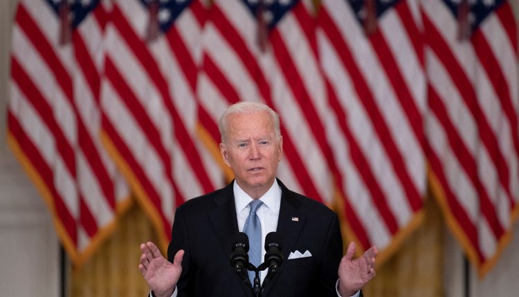 Biden defiende "firmemente" la retirada de EEUU de Afganistán