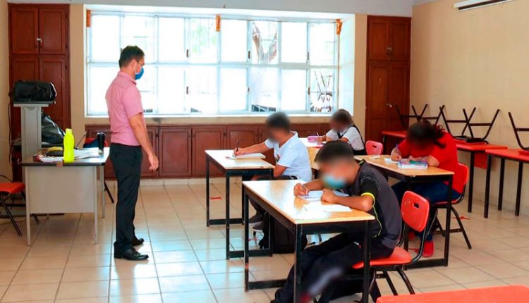 Antes de fin de año, habrá clases presenciales en todas las escuelas