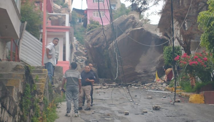 Se desgaja el Cerro del Chiquihuite en Tlalnepantla