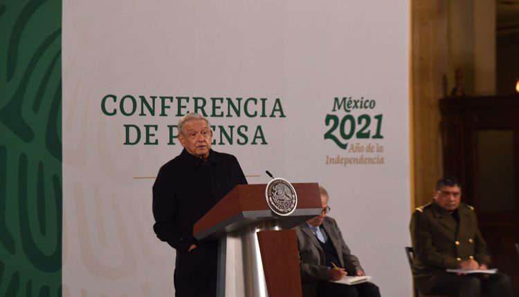 AMLO en conferencia de prensa desde el Palacio Nacional hablando sobre migración