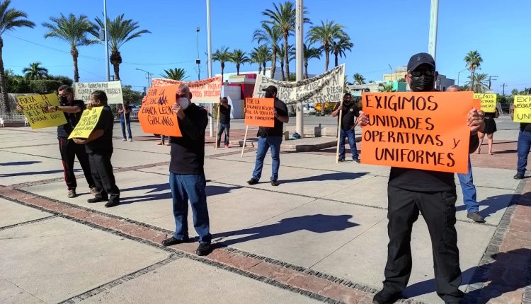 Manifestación de 300 policías de La Paz, Los Cabos, Comondú y Loreto