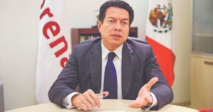 El INE ordenó a Mario Delgado dejar de promover a las corcholatas