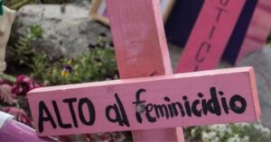 La mujer fue asesinada frente a sus hijos