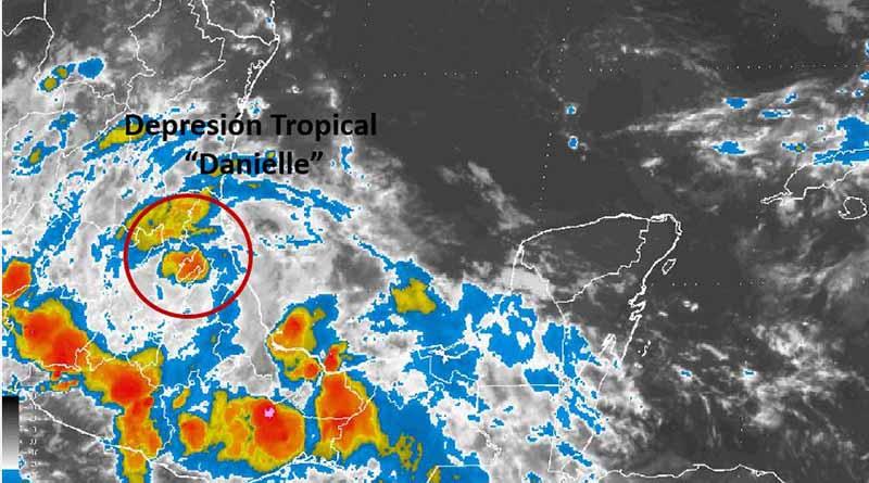 "Danielle" se ha convertido en depresión tropical, en tierra, sobre el norte de Veracruz "Danielle" se ha convertido en depresión tropical, en tierra, sobre el norte de Veracruz