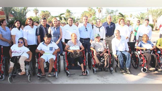 Fundación Orsan y DIF Los Cabos entregan sillas de ruedas a personas con discapacidad Fundación Orsan y DIF Los Cabos entregan sillas de ruedas a personas con discapacidad