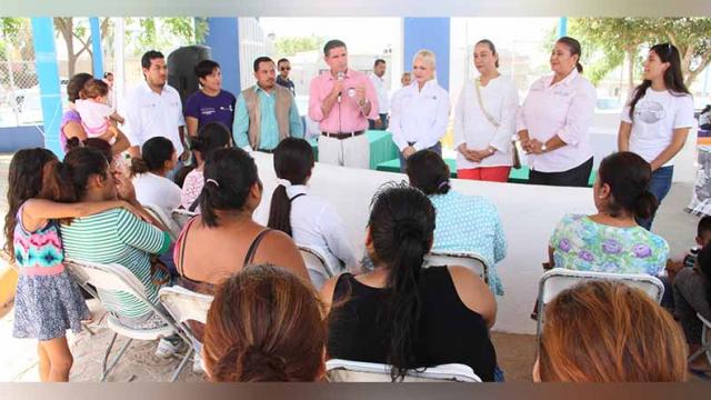 Participa DIF Los Cabos en Feria de Servicios y Programas Sociales por parte de Liconsa Participa DIF Los Cabos en Feria de Servicios y Programas Sociales por parte de Liconsa