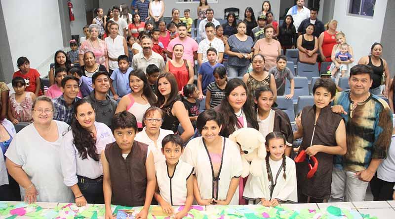 Presenta PAMAR obra de teatro “Primera Llamada, Voces Adolecentes” Presenta PAMAR obra de teatro “Primera Llamada, Voces Adolecentes”