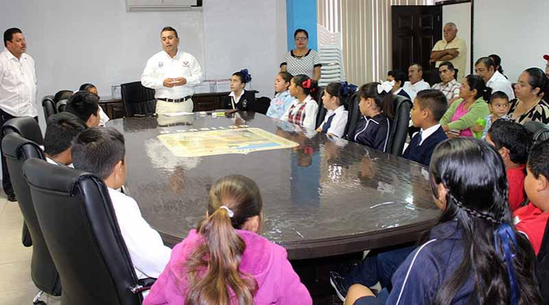 Gobierno Municipal Comprometido con la Educación y los Jóvenes, Afirma Alcalde, Francisco Pelayo Gobierno Municipal Comprometido con la Educación y los Jóvenes, Afirma Alcalde, Francisco Pelayo