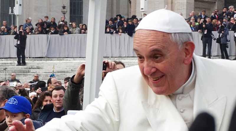 Papa invita a refugiados a presidir con él su audiencia pública Papa invita a refugiados a presidir con él su audiencia pública