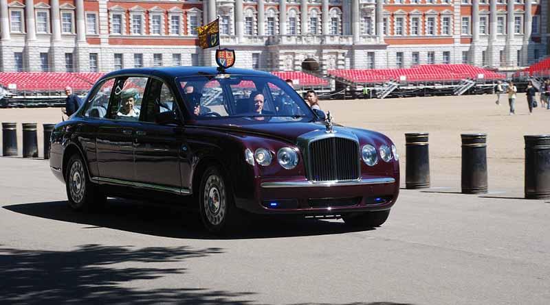 Celebra reina Isabel II 90 años con misa de acción de gracias Celebra reina Isabel II 90 años con misa de acción de gracias