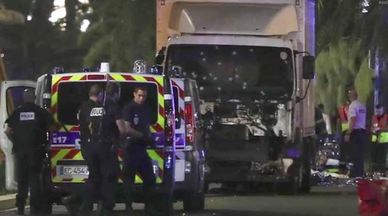 Más de 70 muertos por posible atentado en Niza, Francia Más de 70 muertos por posible atentado en Niza, Francia