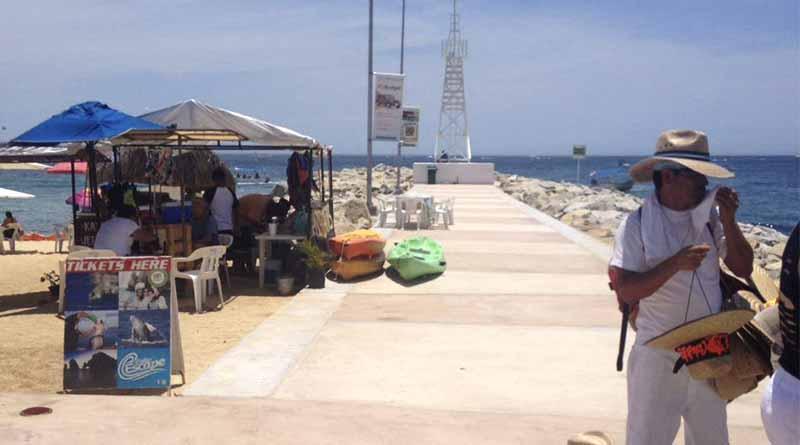 Pese a ser retirados por API, prestadores de servicios siguen invadiendo andador de la Marina Pese a ser retirados por API, prestadores de servicios siguen invadiendo andador de la Marina