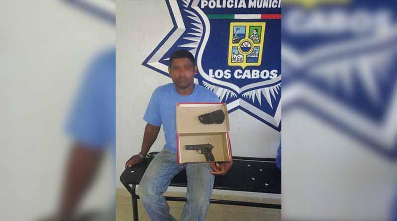 A disposición de la PGR detenido en Santa Rosa con arma .9 mm A disposición de la PGR detenido en Santa Rosa con arma .9 mm
