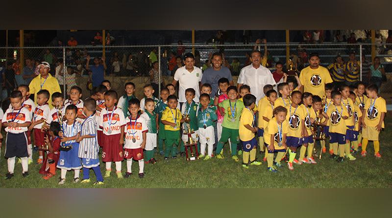 Gana Lobitos FC torneo 2016 de fútbol infantil de la Liga Edues Gana Lobitos FC torneo 2016 de fútbol infantil de la Liga Edues