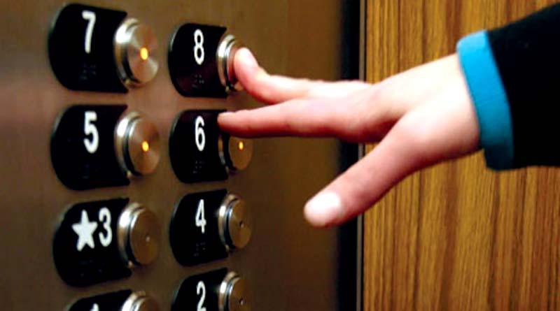 elevator 18 jul Atrapados por más de una hora en elevador de hotel de CSL