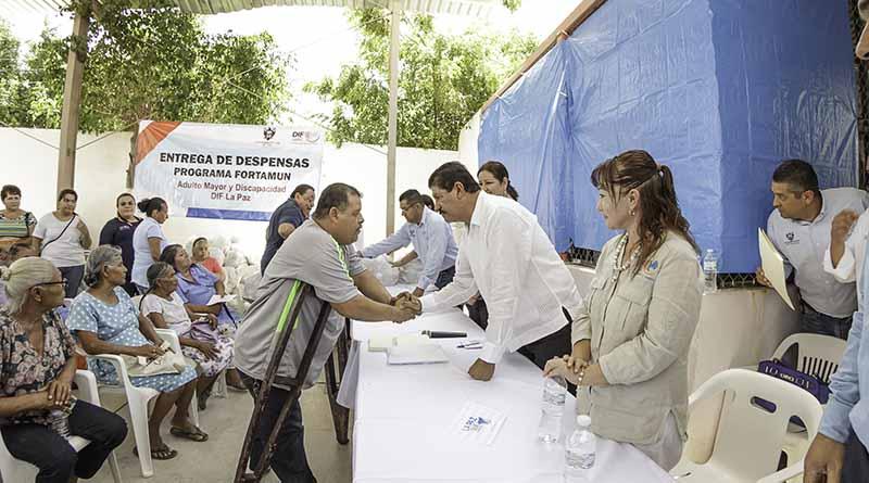 Entrega Gobierno de Los Cabos y Sagarpa facturas y cartas de registro de ganado Entrega Gobierno de Los Cabos y Sagarpa facturas y cartas de registro de ganado