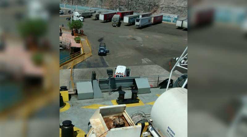 accidente barco web Muere trabajador de barco aplastado por contenedor en Pichilingue