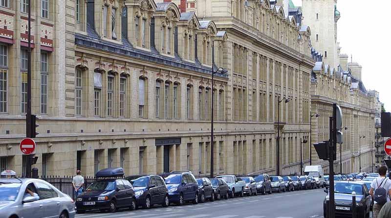 Francia refuerza seguridad de colegios por amenaza terrorista Francia refuerza seguridad de colegios por amenaza terrorista