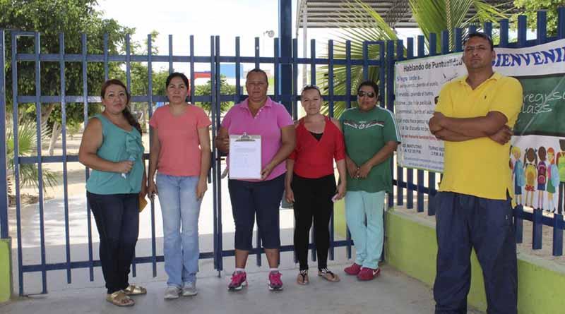 Exigen padres de familia maestro para grupo de cuarto grado en Primaria Encarnación Cosío Avilés en Villas de Cortez Exigen padres de familia maestro para grupo de cuarto grado en Primaria Encarnación Cosío Avilés en Villas de Cortez