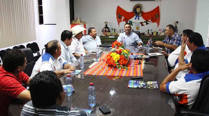 Reunión con integrantes de la Asociación Estatal de Automovilismo Reunión con integrantes de la Asociación Estatal de Automovilismo