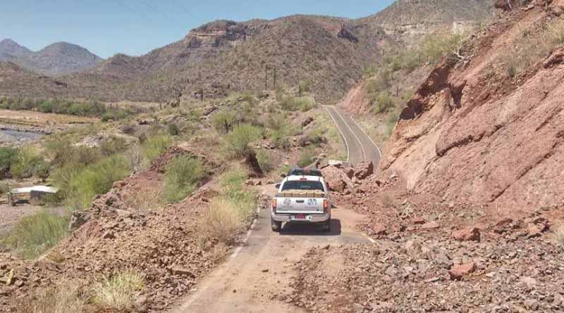 Brigada de protección civil estatal entrega víveres a la población en la zona norte de BCS Brigada de protección civil estatal entrega víveres a la población en la zona norte de BCS