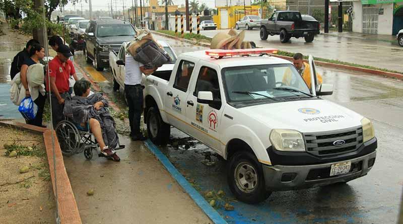 Cerca de 2 mil personas en refugios temporales, reporta Consejo Municipal de Protección Civil Cerca de 2 mil personas en refugios temporales, reporta Consejo Municipal de Protección Civil