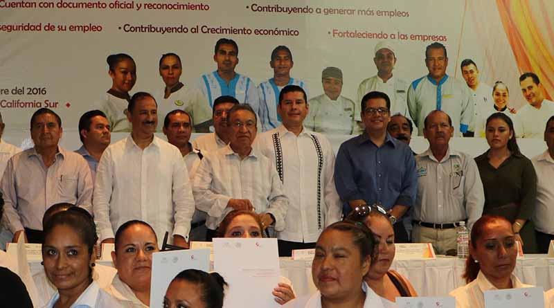 Unidos socidad y goibierno en el desarrollo económico de BCS: Álvaro de La Peña Unidos sociedad y gobierno en el desarrollo económico de BCS: Álvaro de La Peña