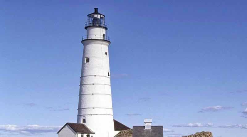 Faro de Boston sigue brillando tras tres siglos Faro de Boston sigue brillando tras tres siglos