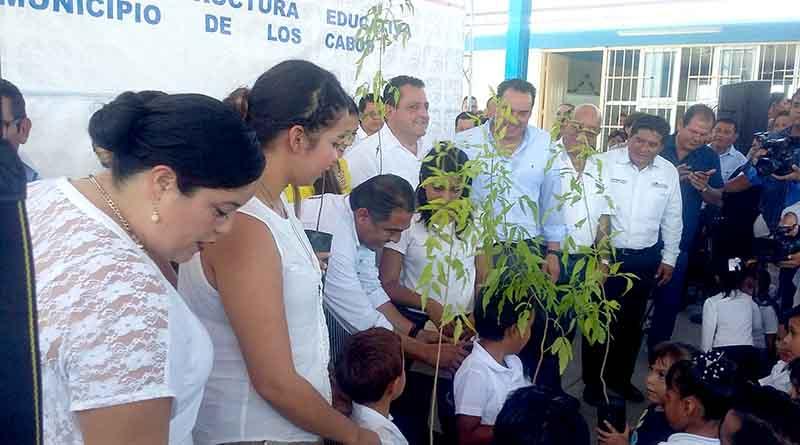 jardin 20 sep Gobernador y Alcalde entregan jardín de niños alimentado por energía solar y con vidrios anti huracanes en La Ballena