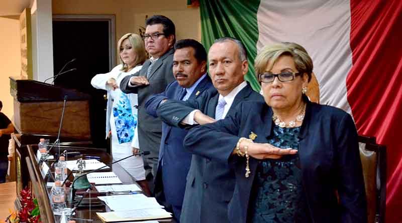 mesa 1 sep Ofrece Mesa Directiva del Congreso del Estado diálogo a Frente Nacional por la Familia