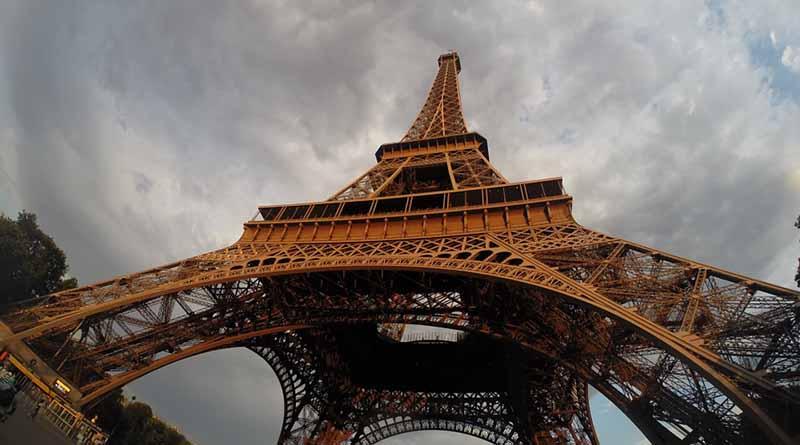 París celebra la fiesta más multitudinaria del Grito en Europa París celebra la fiesta más multitudinaria del Grito en Europa
