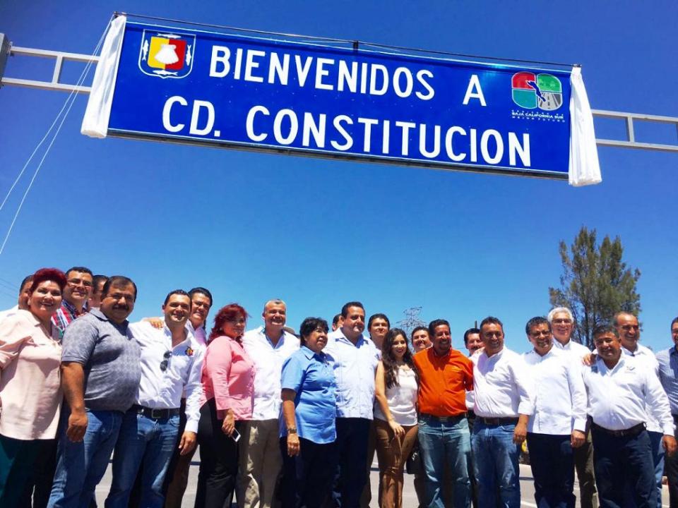 Con el banderazo de arranque para la instalación de señalizaciones turísticas en el municipio, inician el presidente municipal de Comondú, Francisco Pelayo Covarrubias acompañando al gobernador del estado Carlos Mendoza Davis una nueva gira de traba… El presidente municipal de Comondú inicia gira de trabajo para la instalación de señalizaciones turísticas en el municipio