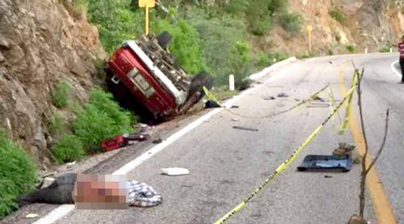 volcadura 4 sep web Muere joven por volcadura en San Antonio