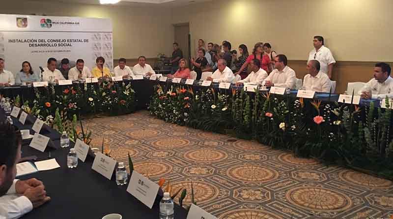 CONSEJO ESTATAL DE DESARROLLO Presente Gobierno Municipal en la instalación del Consejo Estatal de Desarrollo Social