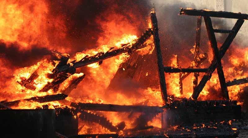 Incendio en hospital de India deja 20 muertos y 50 heridos Incendio en hospital de India deja 20 muertos y 50 heridos