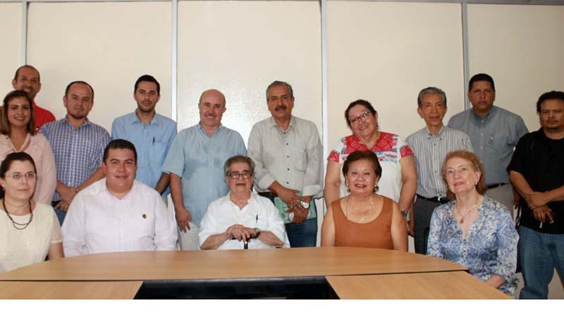 Leonportilla El historiador León Portilla visita la UABCS; buscan formar Centro de Estudios Históricos Literarios