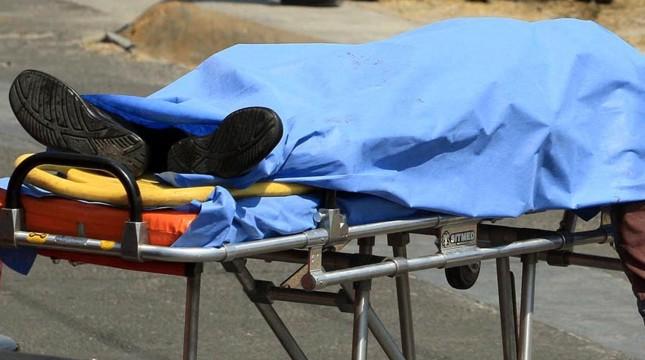 muerto salida Muere chofer de camión por salida de camino