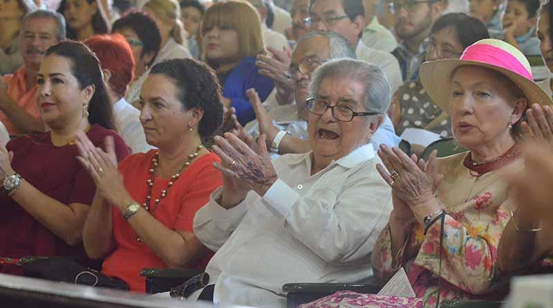 Rinde el Congreso del Estado homenaje al Doctor Miguel León Portilla Rinde el Congreso del Estado homenaje al Doctor Miguel León Portilla