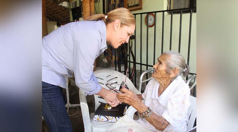 Sistema DIF trabaja en beneficio de los sectores más desprotegidos de la población Sistema DIF trabaja en beneficio de los sectores más desprotegidos de la población