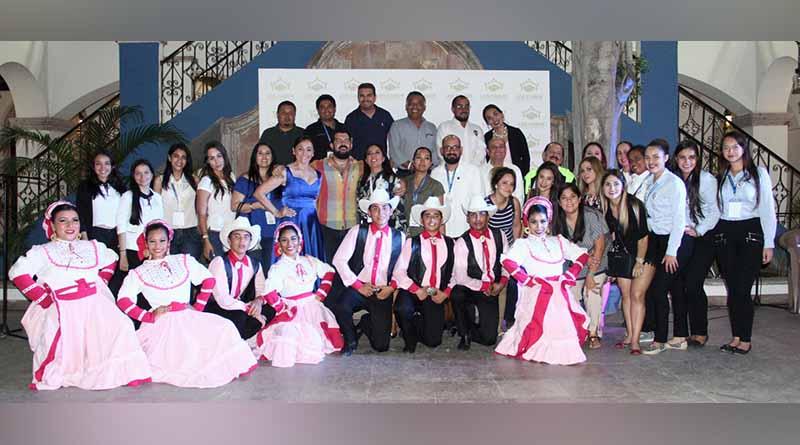 Ofrece el gobierno municipal programa artístico a congresistas Ofrece el gobierno municipal programa artístico a congresistas