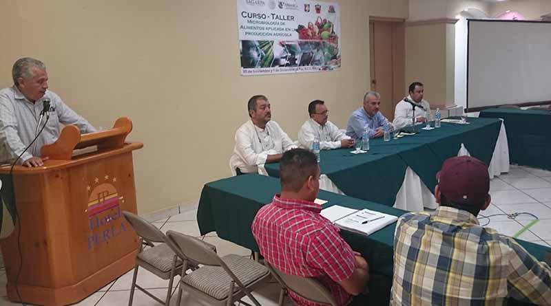 Imparten capacitación sobre microbiología de alimentos en producción agrícola Imparten capacitación sobre microbiología de alimentos en producción agrícola
