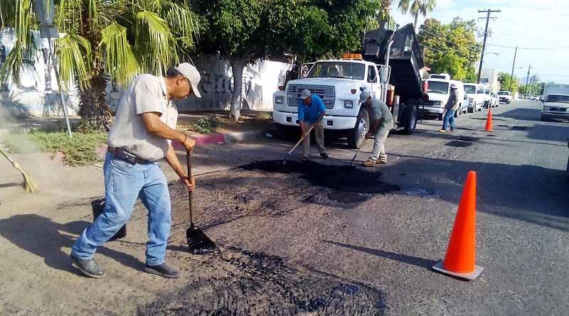 Se reforzarán acciones de bacheo con importante donativo de PEMEX Se reforzarán acciones de bacheo con importante donativo de PEMEX