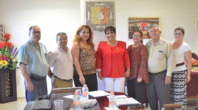 Recibe la Diputada Patricia Ramírez a representativos de Loreto Recibe la Diputada Patricia Ramírez a representativos de Loreto