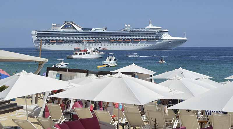 Para el jueves 24 cuádruple arribo de cruceros; llegarán 10 mil cruceristas: Héctor Montaño Para el jueves 24 cuádruple arribo de cruceros; llegarán 10 mil cruceristas: Héctor Montaño