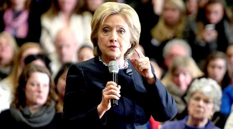hillary 8 nov Hillary y Bill Clinton votan en comunidad de Chappaqua, en Nueva York