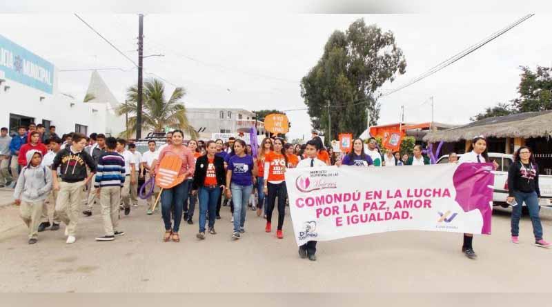 Con Marcha Concluyen Actividades por el Día Internacional de la No Violencia contra las mujeres y las Niñas Con Marcha Concluyen Actividades por el Día Internacional de la No Violencia contra las mujeres y las Niñas