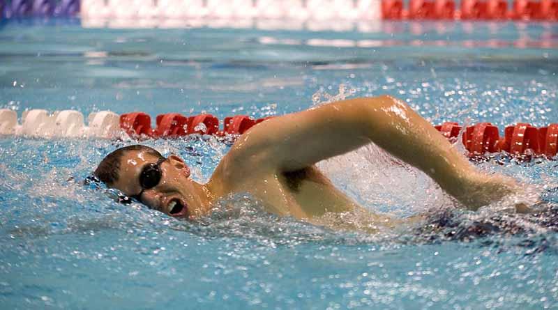 Campeón mundial de natación pide a niños nunca dejar de trabajar Campeón mundial de natación pide a niños nunca dejar de trabajar