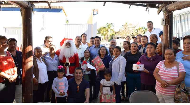 4 POSADA DELEGADO CSL El Delegado Municipal de CSL acompaña a grupo GAM en su tradicional posada