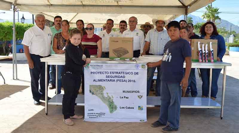 ENTREGA DE APOYOS MIRAFLORES Se inició con la entrega de apoyos en la zona norte del municipio
