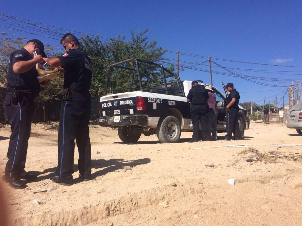 detienensujetorobaagua Detienen a sujeto intentando conectarse a toma clandestina de agua en Caribe Bajo